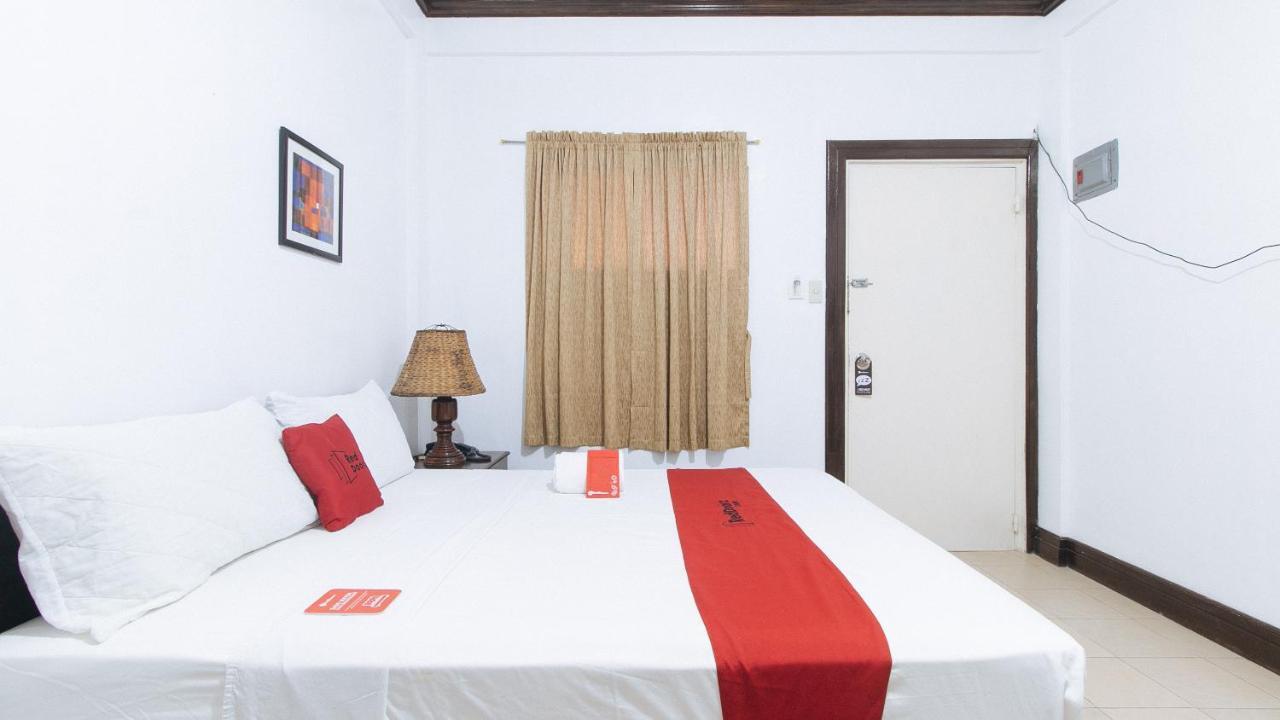 RedDoorz @ Marifa Hotel Angeles Pampanga Exterior foto